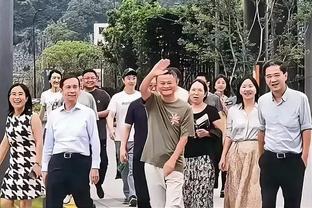 76人阵中仅剩下3人是自己选的球员：马克西 恩比德 保罗-里德